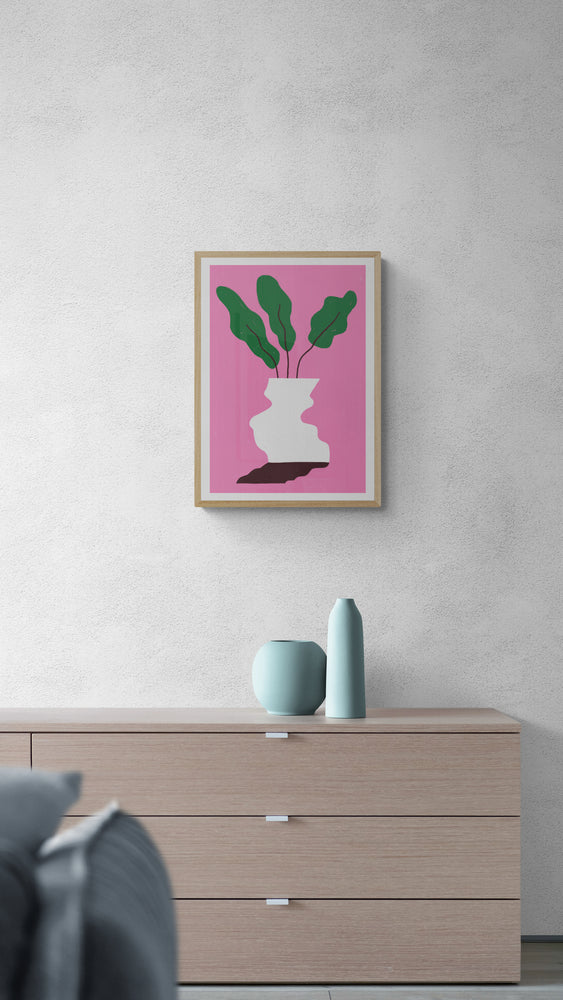 צמח ברקע ורוד