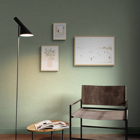 כד ורוד עם לימונים